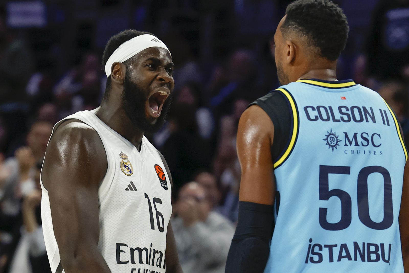 Garuba ante el Fenerbahce