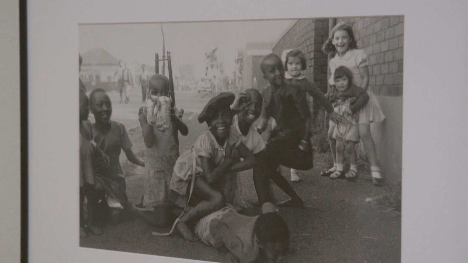 Dos fotógrafos con visiones muy diferentes sobre la población negra en la Fundación MAPFRE