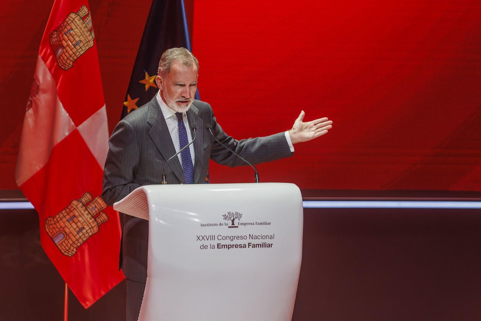Felipe VI: "El arraigo local y la proyección global no son incompatibles en la empresa familiar"