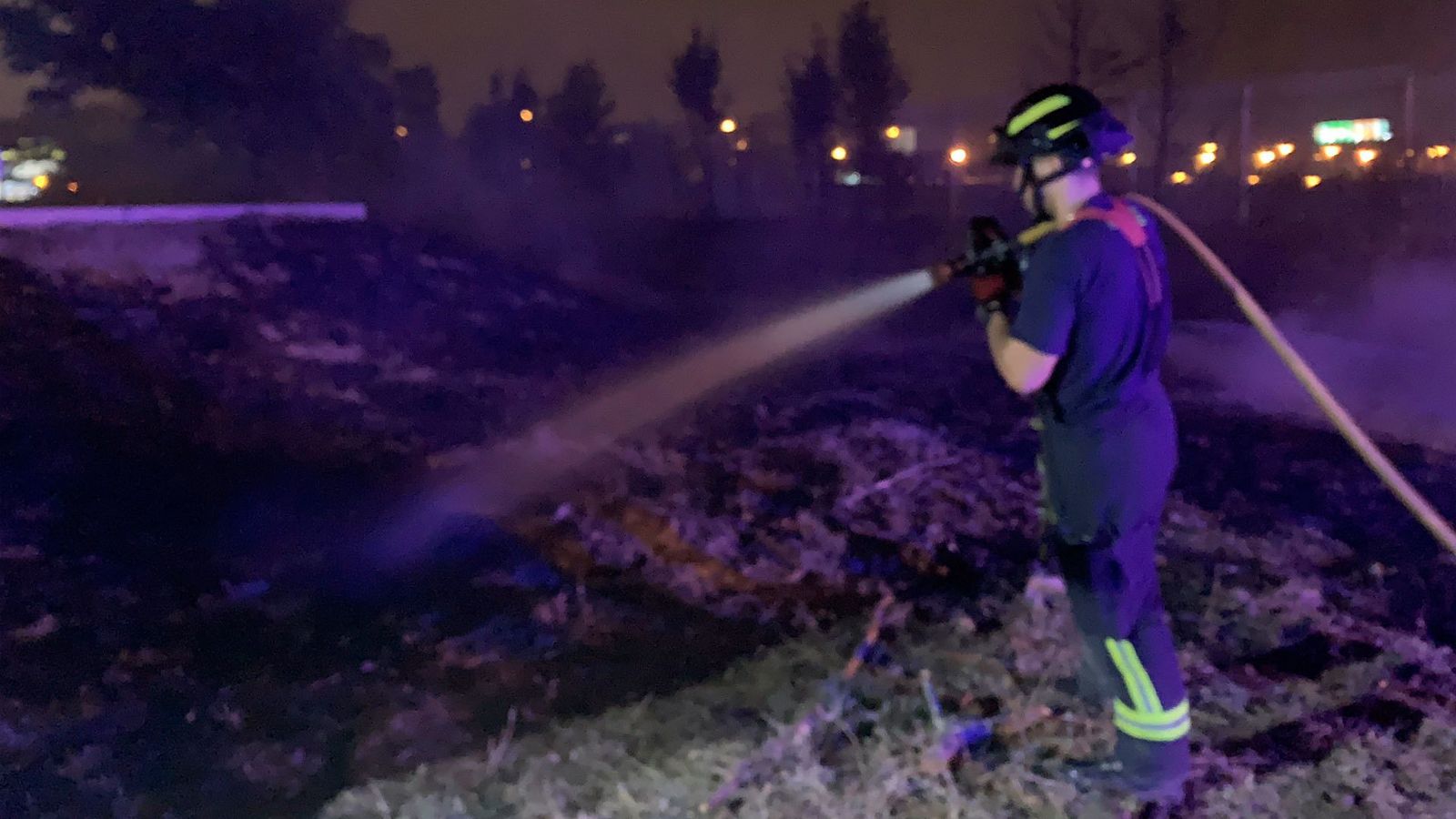 Incendio de pastos en Villaverde