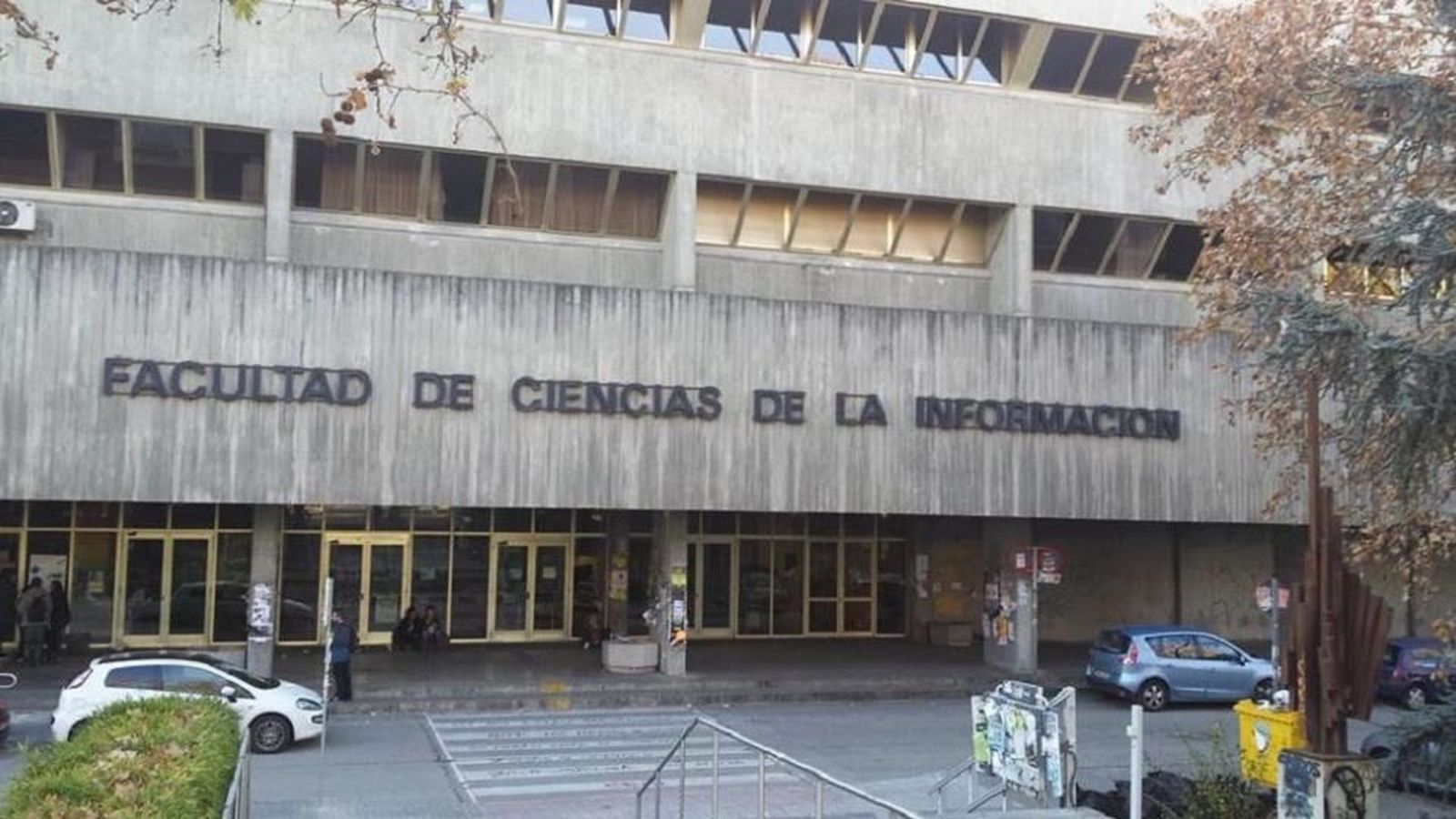 En los pasillos del antiguo edificio de hormigón gris se escucha que tiene un pasado turbulento, quizá, esta fue la inspiración