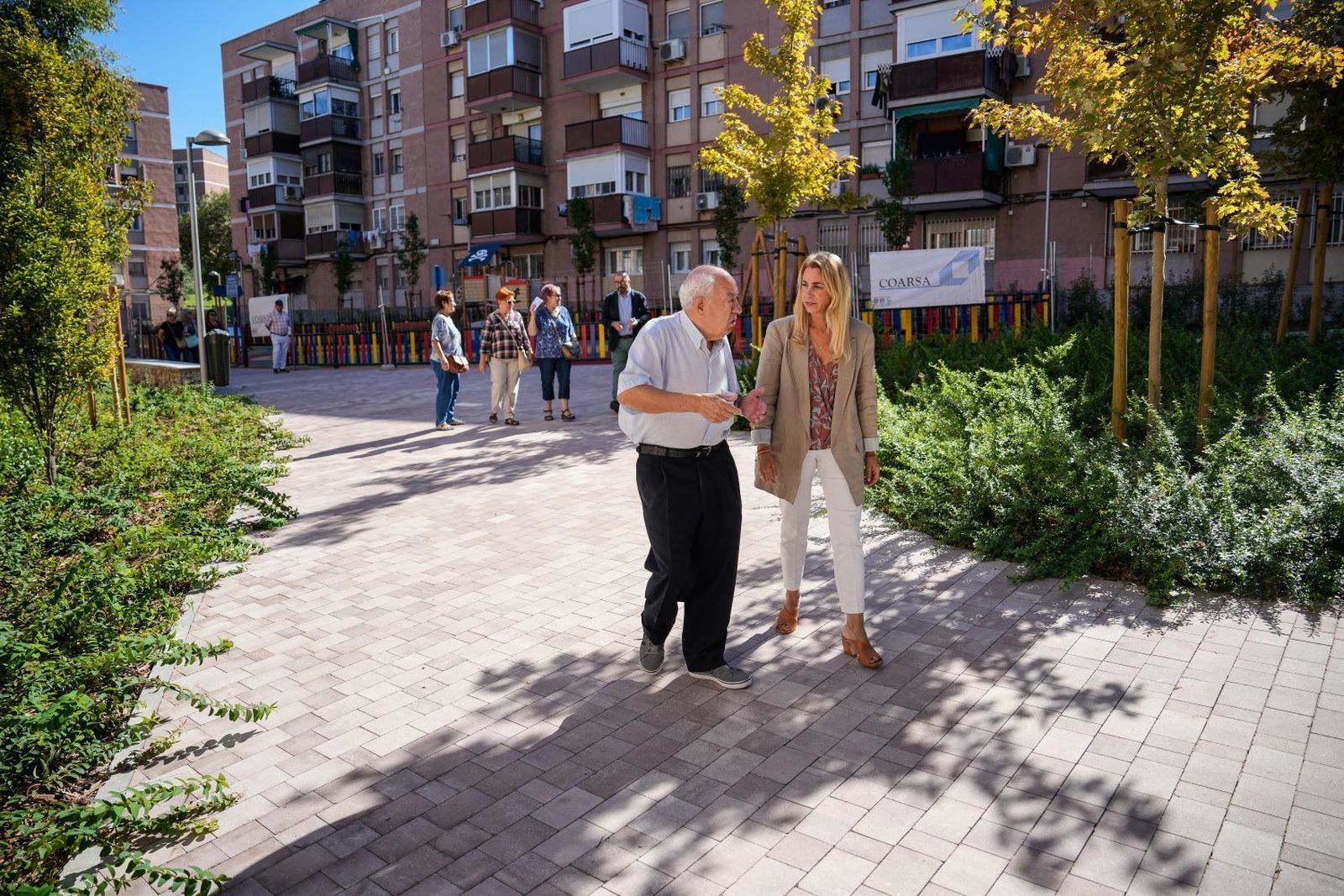 El Ayuntamiento de Madrid transforma un espacio en desuso de La Elipa en zona ajardinada con área infantil