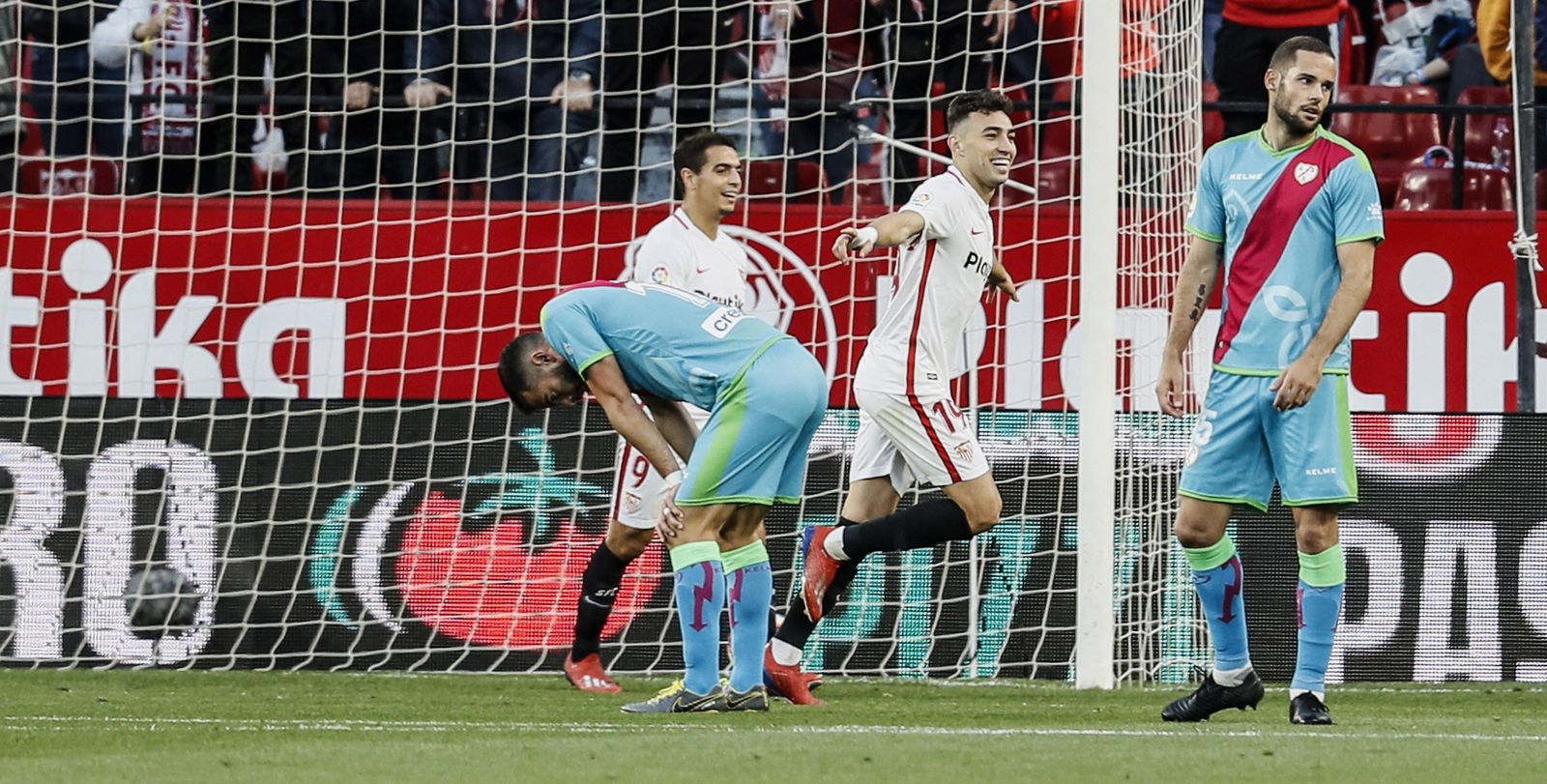 5-0. El Sevilla se acerca a la 'Champions' y deja al Rayo cerca del descenso