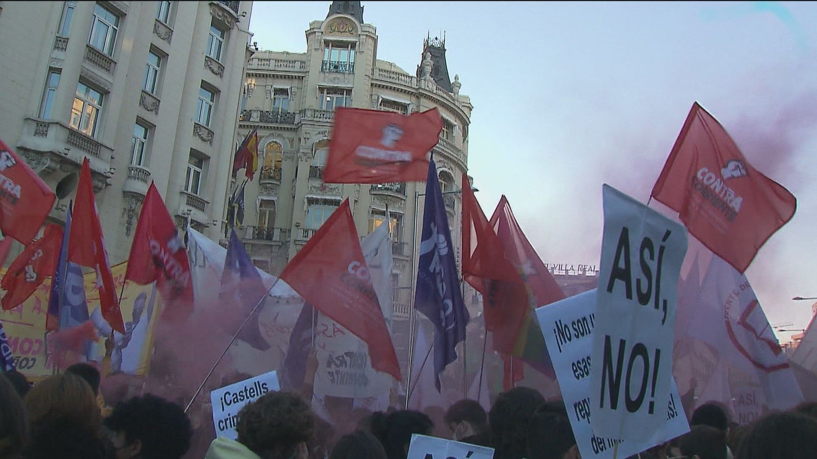 Los estudiantes salen a la calle contra Castells y la Ley Orgánica del Sistema Universitario
