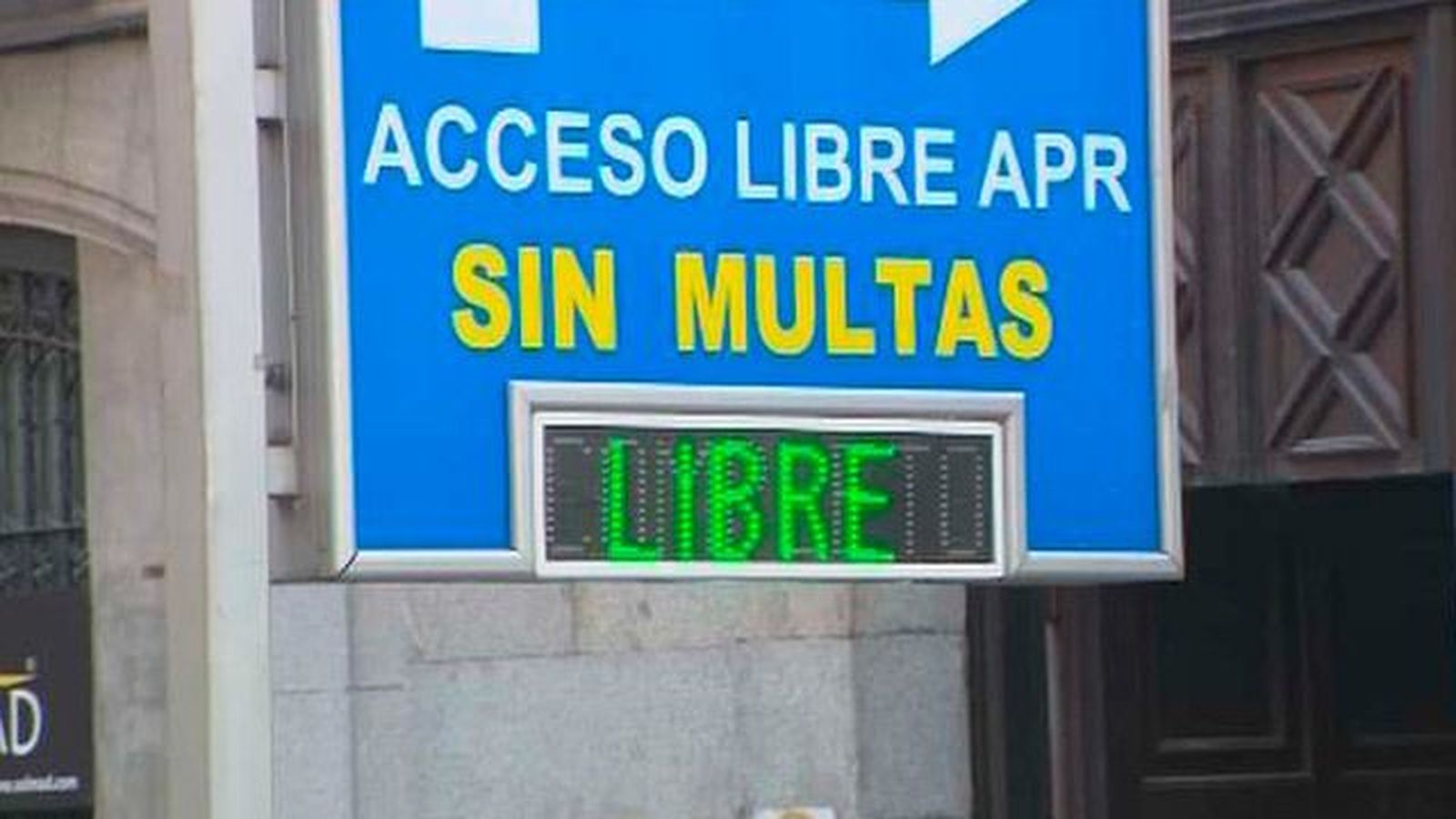 Un parking de Ópera denunciado por exigir una estancia mínima para anular las multas en la APR