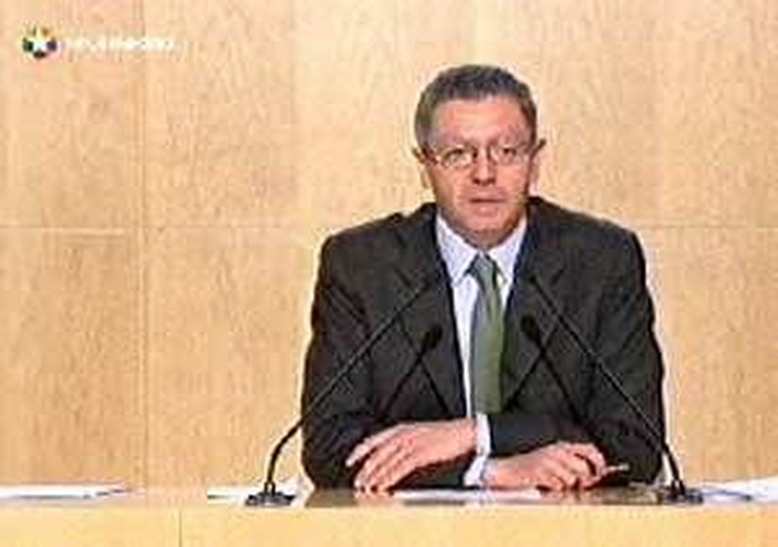 Gallardón dicta un bando pidiendo a los madrileños que se vuelquen con la visita del Papa
