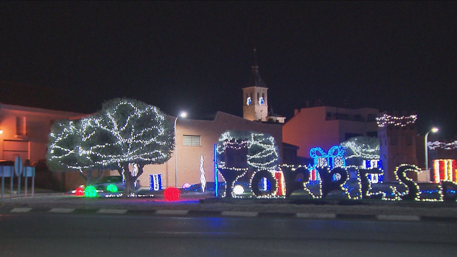 Torres de la Alameda recupera sus luces de Navidad