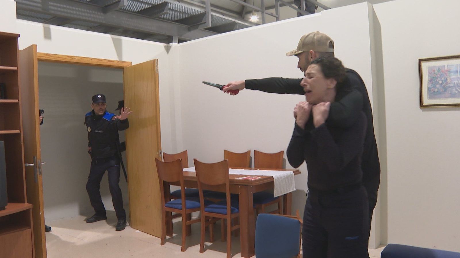 Así son los simulacros de violencia doméstica de la Policía Municipal de Madrid