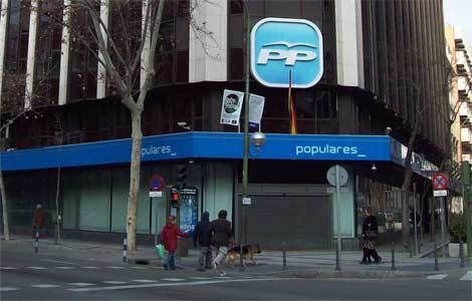 En libertad los 2 detenidos en las concentraciones ante la sede del PP en Madrid