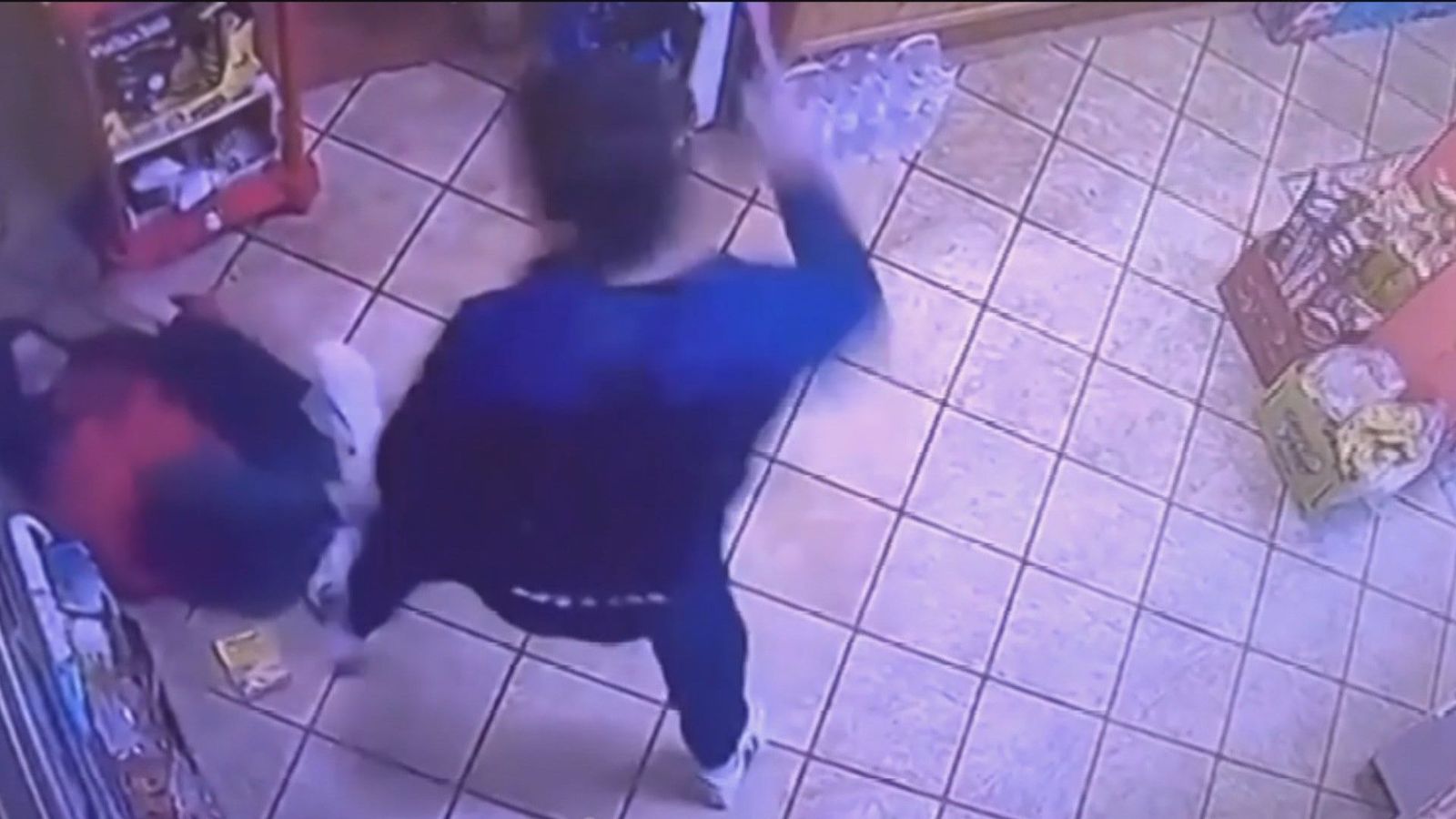 Brutal paliza de un ladrón a una dependienta en un supermercado de Alicante