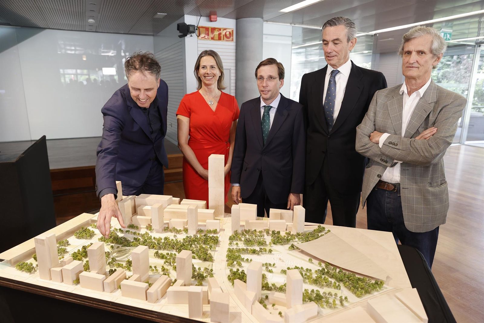 El alcalde de Madrid, José Luis Martínez-Almeida, en la presentación del proyecto del parque de Nuevo Norte