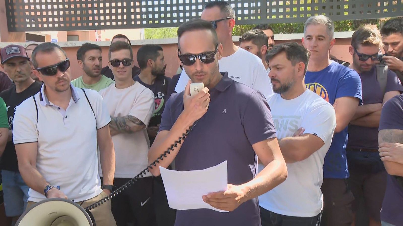 Policías de la UIP se concentran en Moratalaz para reclamar mejoras salariales