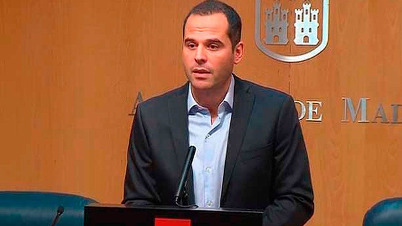 Aguado pide a Cifuentes que "dimita hoy mejor que mañana" y que no lo demore