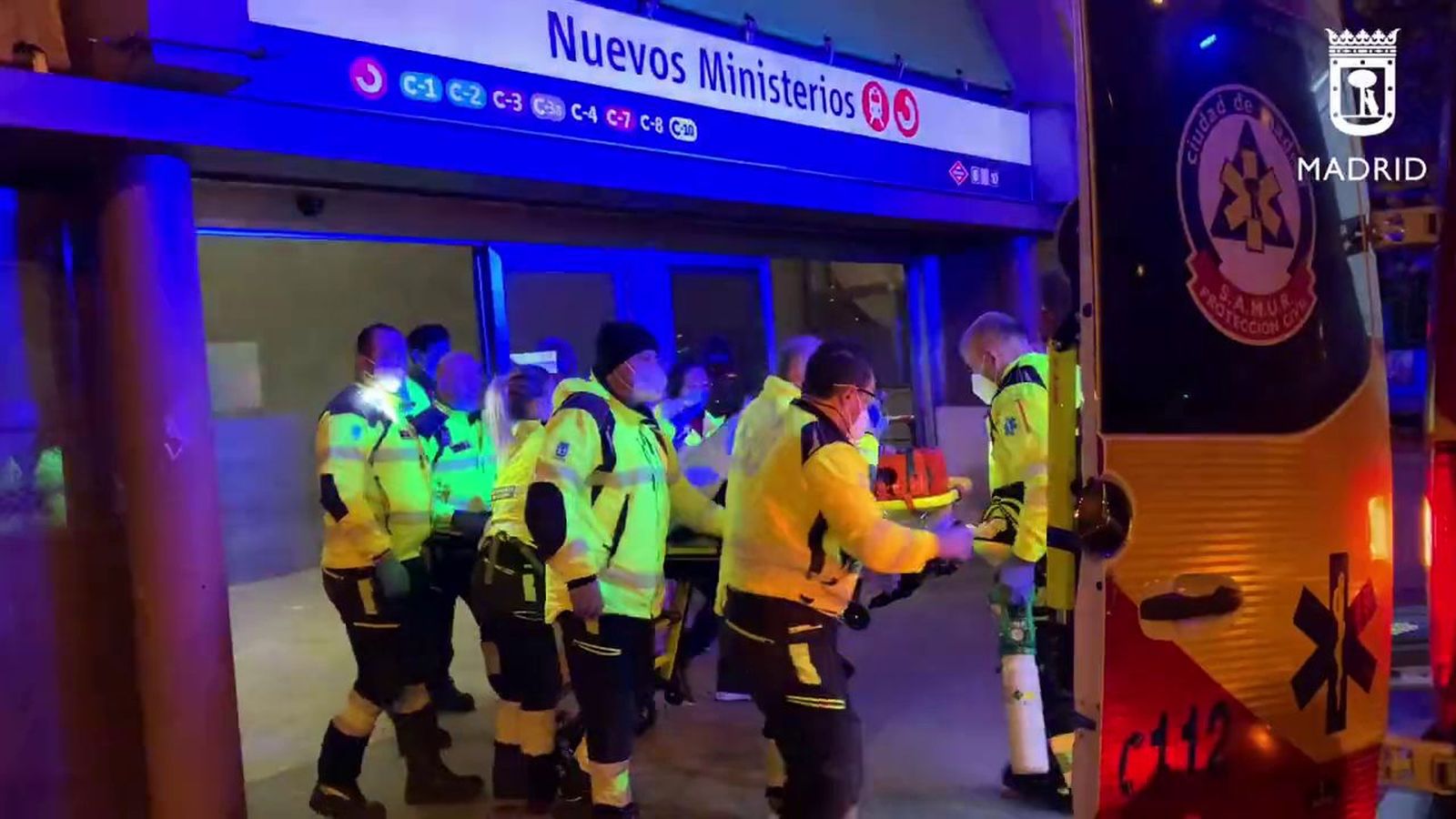 Un joven grave al caer por una escalera en Nuevos Ministerios