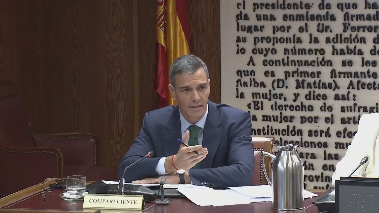 Sánchez dice en el Senado que "no le consta" que Leire Díez trabajase para el PSOE