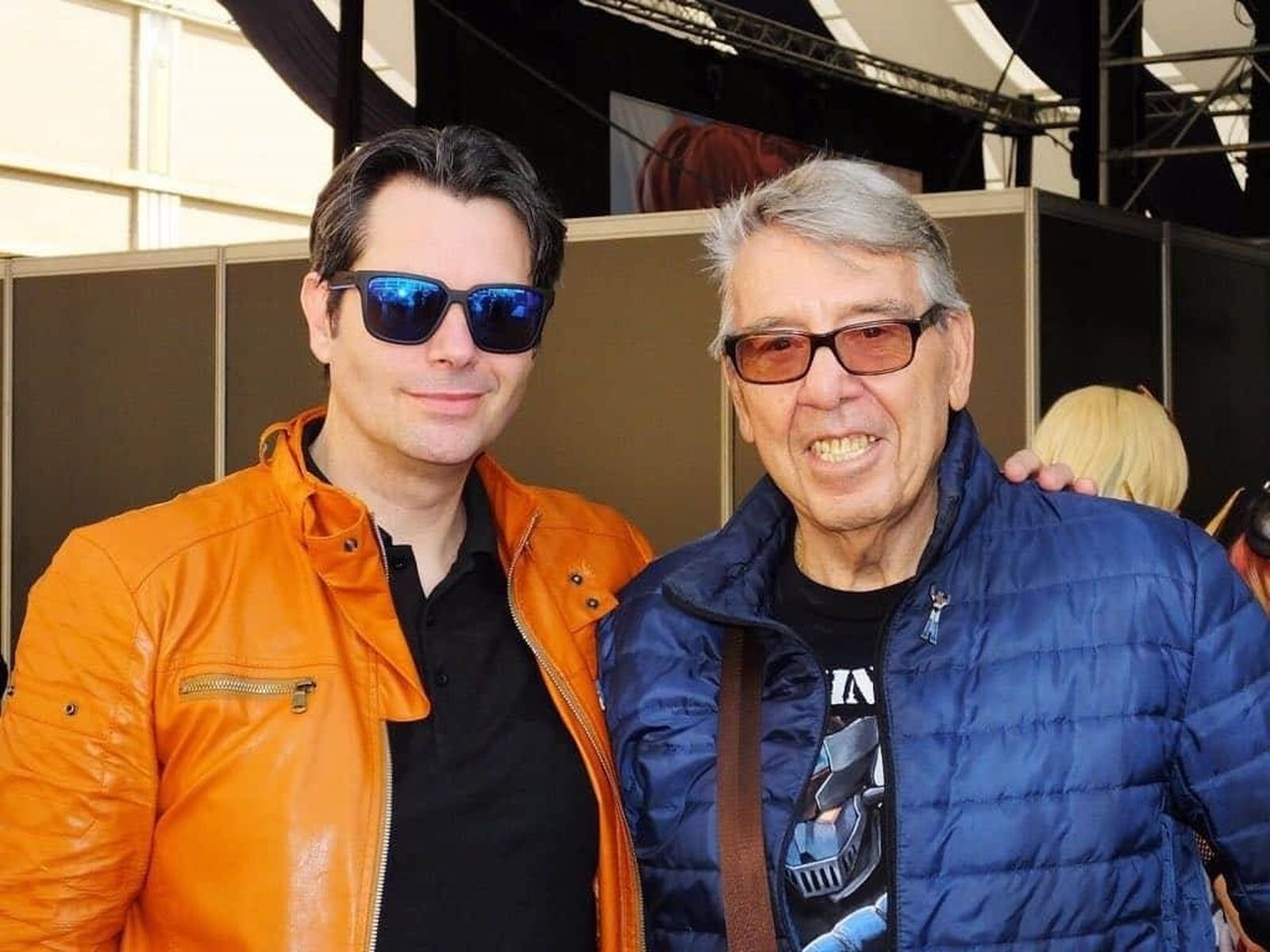 El autor y productor musical Alfredo Garrido (derecha)
