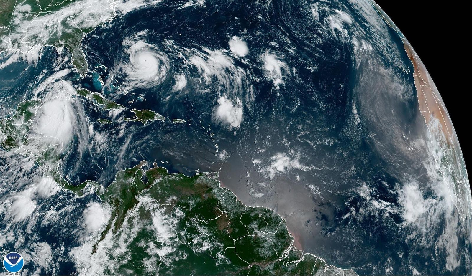 El huracán 'Idalia'  avanza hacia Florida y evacuan a 21 condados
