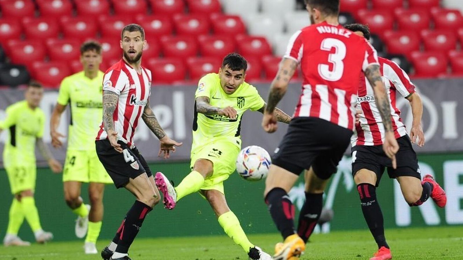 Correa ante el Athletic