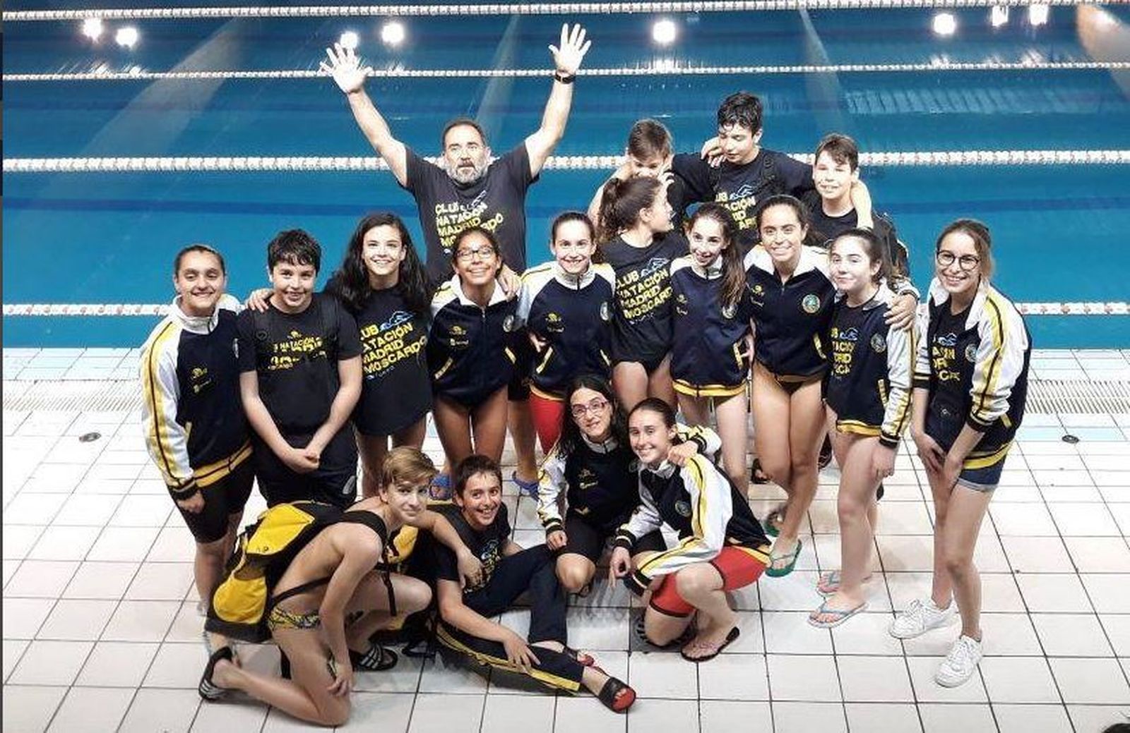 Manolo García con sus nadadores