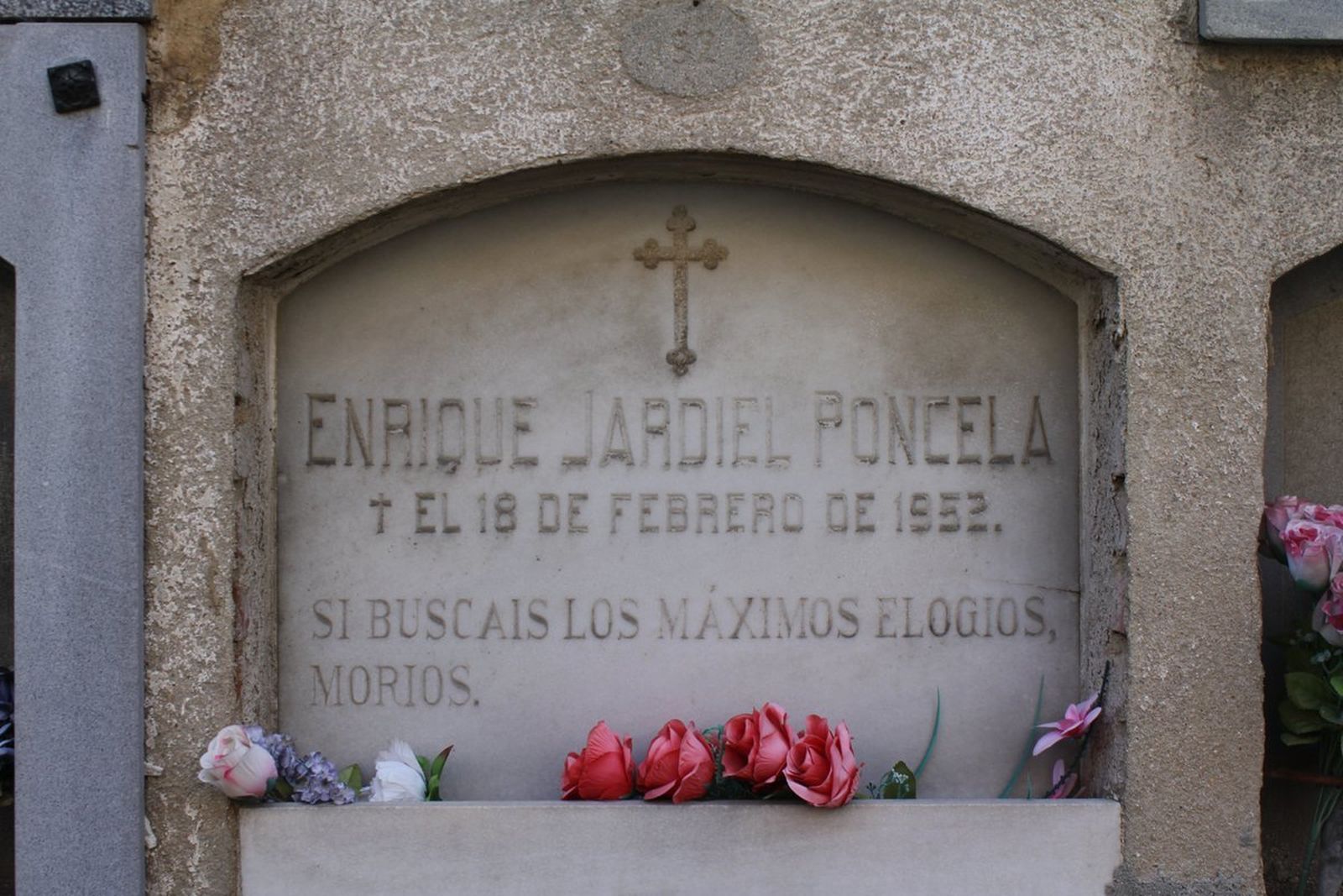 Tumba de Enrique Jardiel Poncela