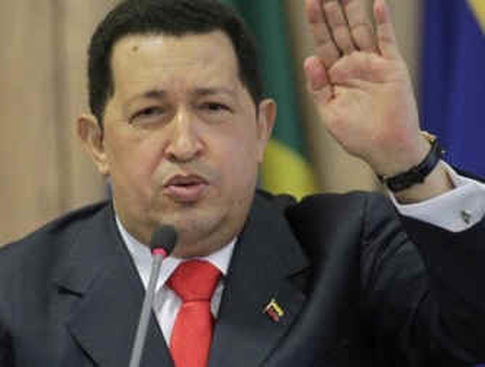 Hugo Chávez, operado de urgencia en La Habana
