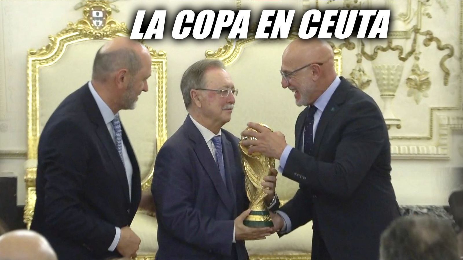 Luis de La fuente y la Copa del Mundo visitan Ceuta