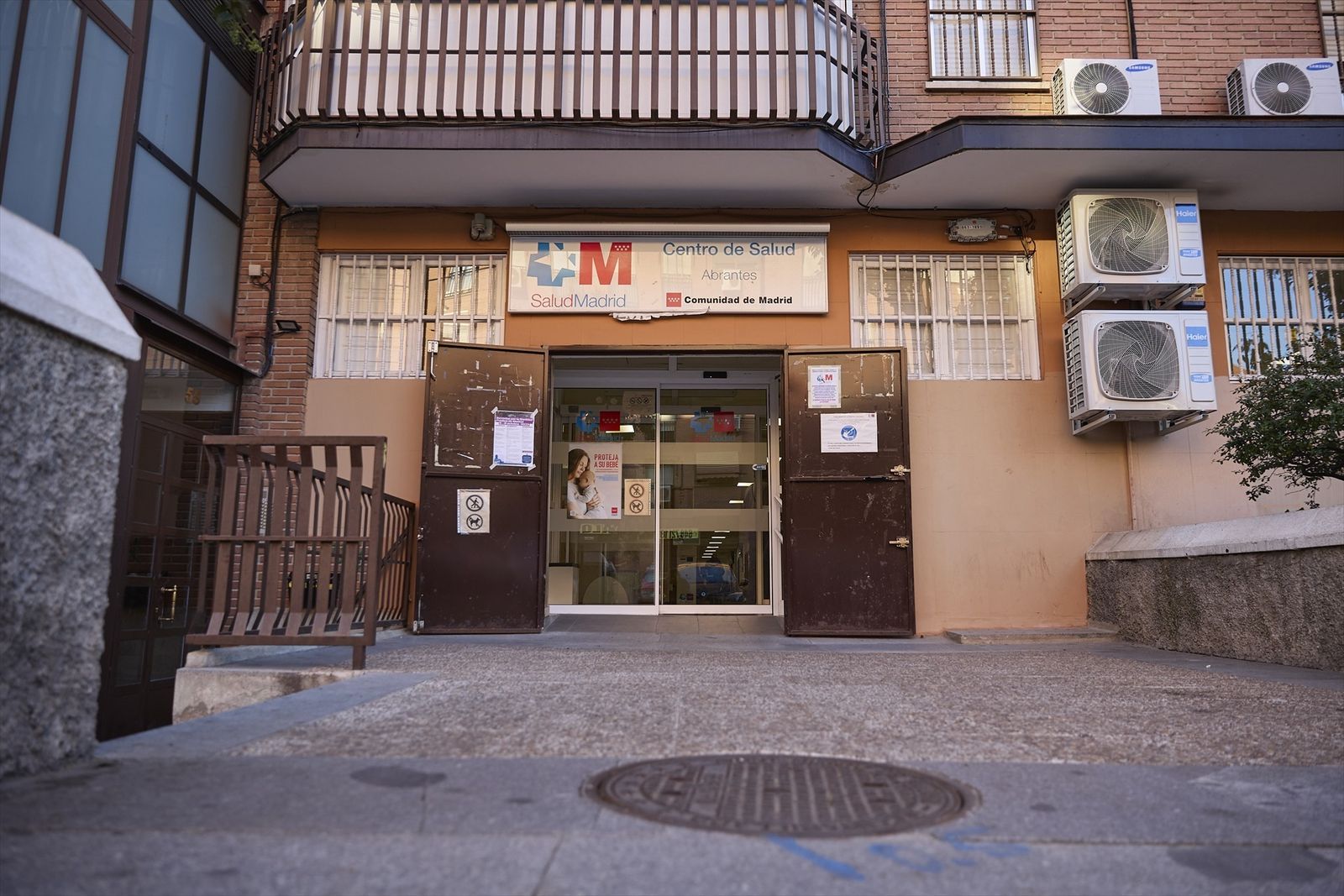 Fachada del Centro de Salud Abrantes