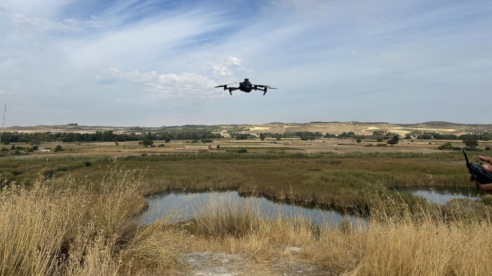 Imagen de archivo de un dron volando
