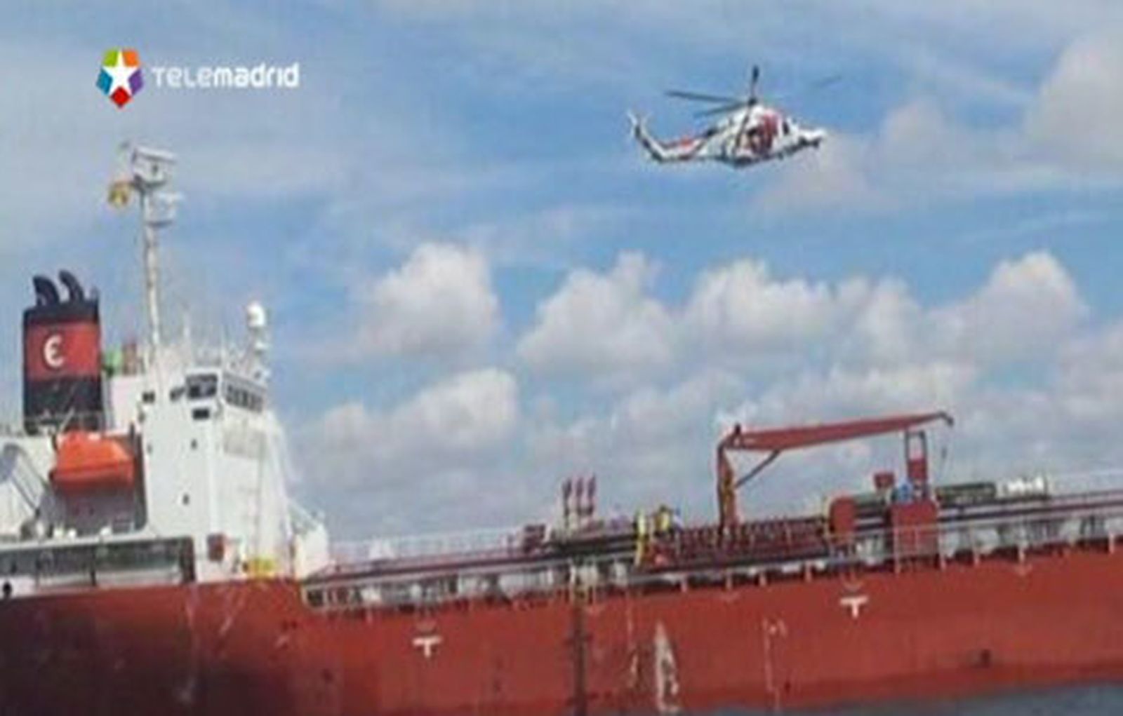 Rescate en el barco incendiado
