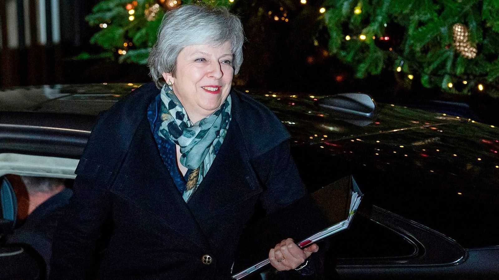 Theresa May supera la moción de 'desconfianza' del Partido Conservador