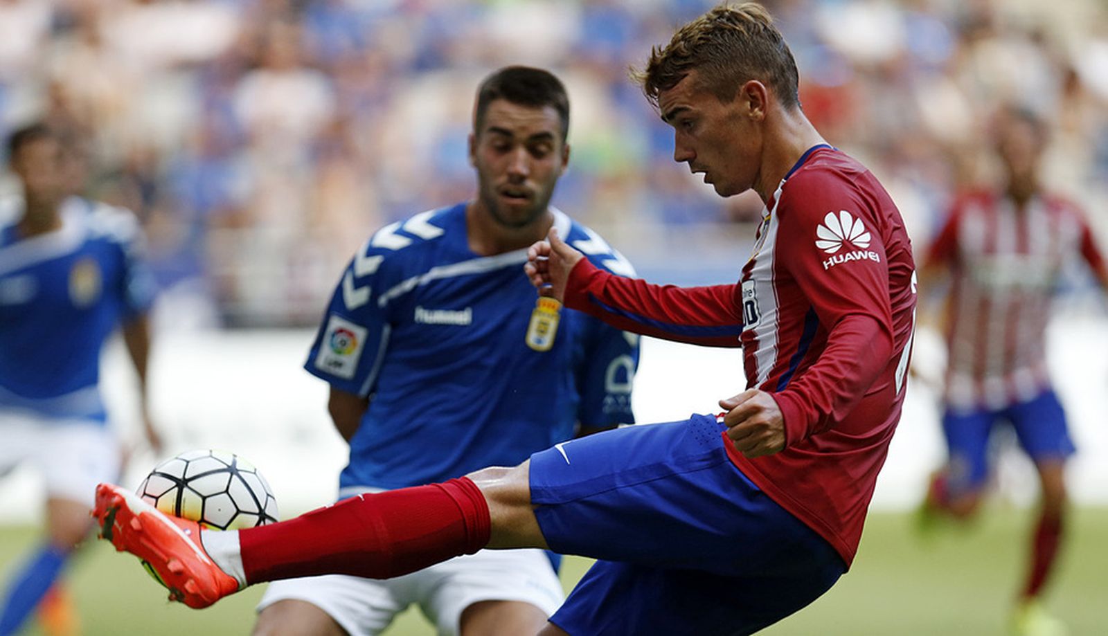 Griezmann ante el Oviedo