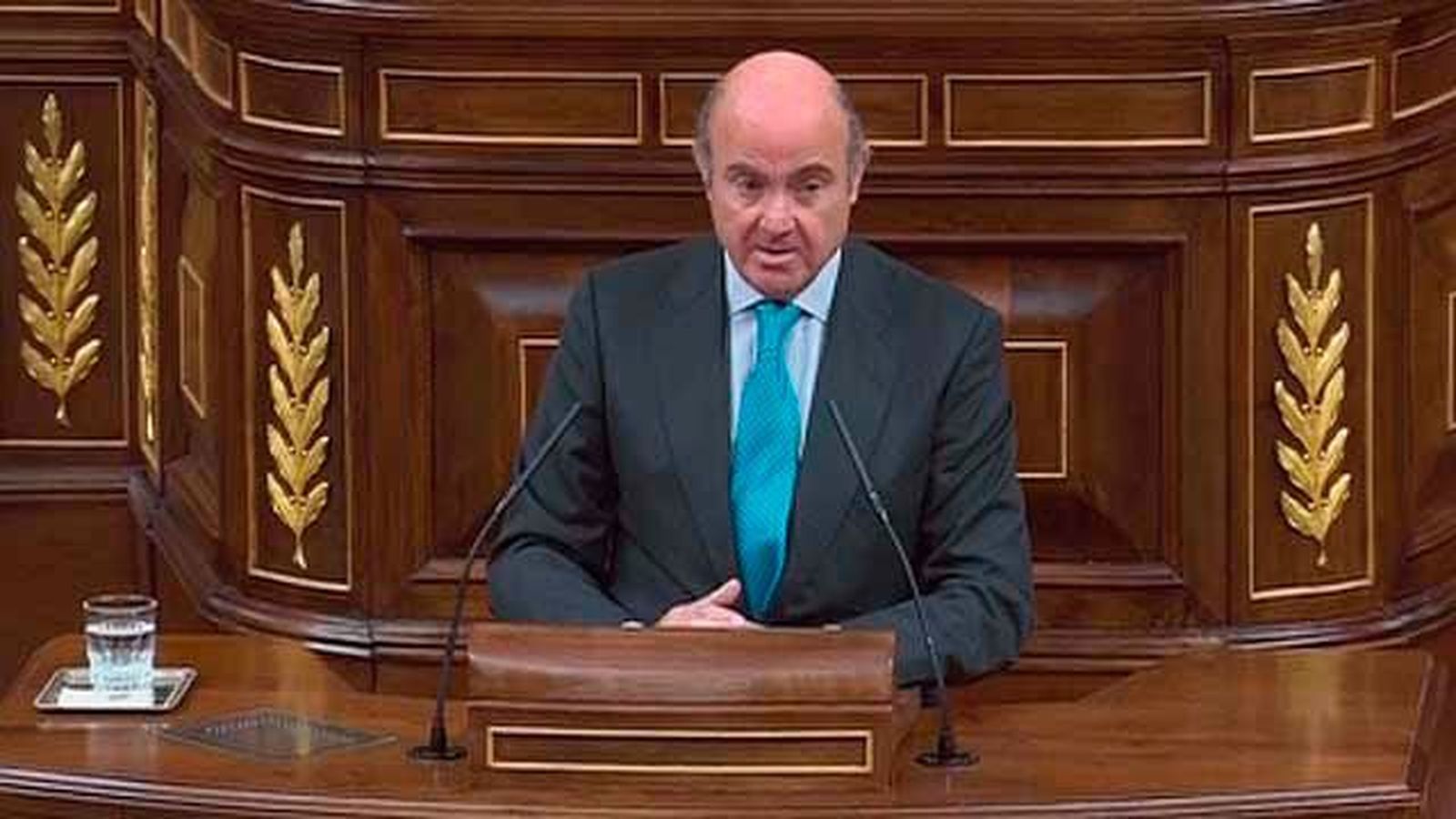 De Guindos: La salida de más de 800 empresas "es únicamente un aperitivo de lo que podría ocurrir"