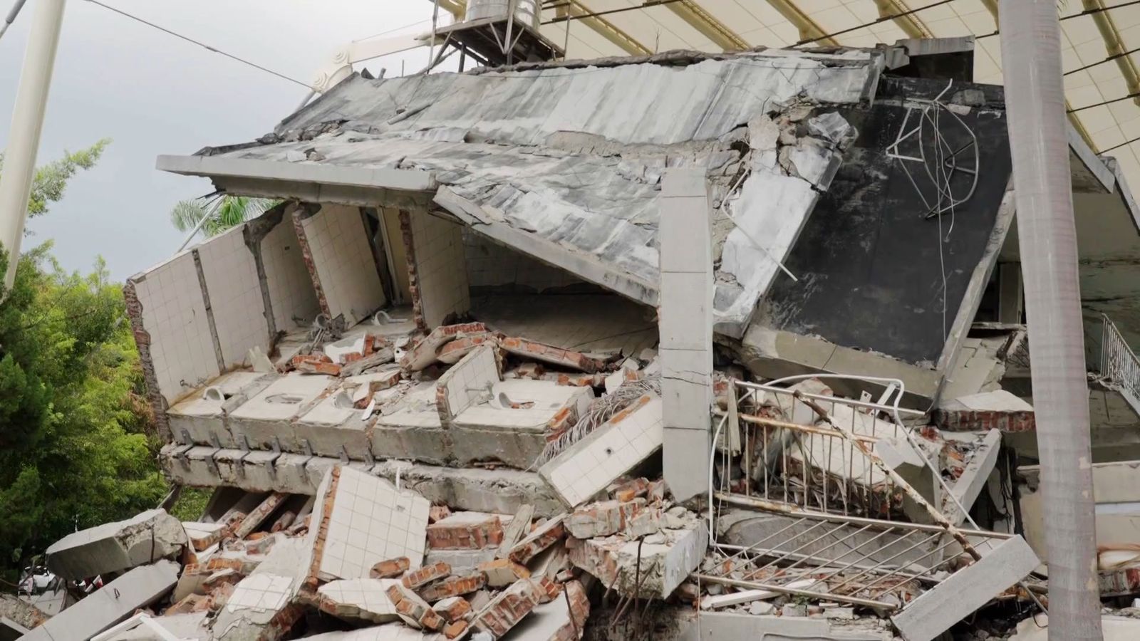 La impactante imagen de un colegio destrozado por un terremoto en Taiwán