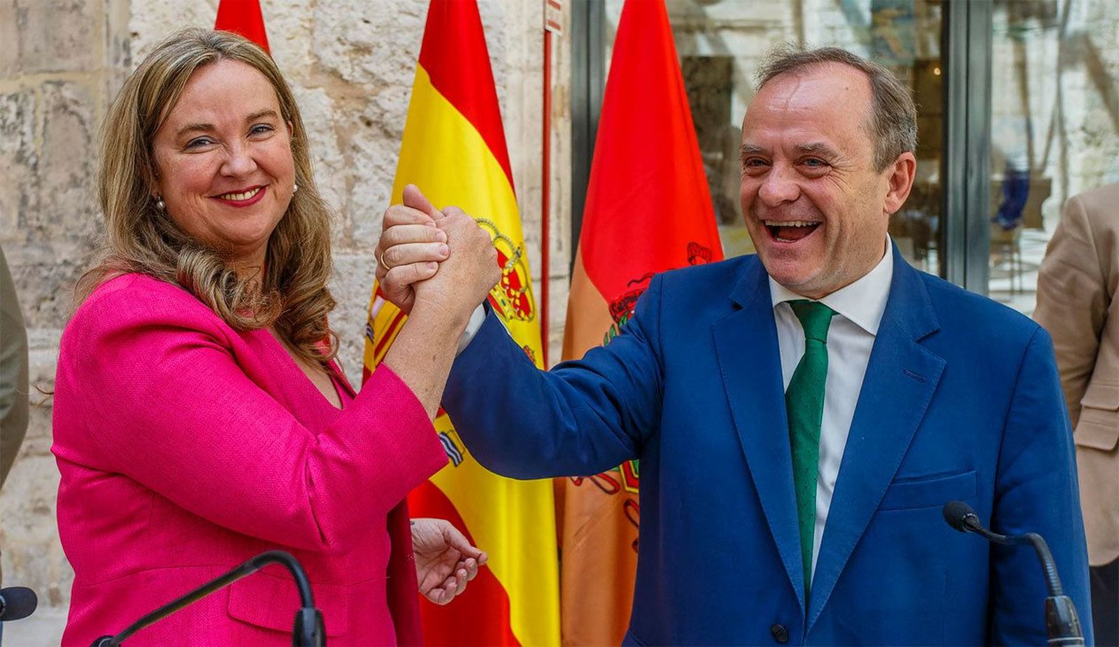 La geometría variable en las negociaciones de pactos postelectorales entre PP-Vox