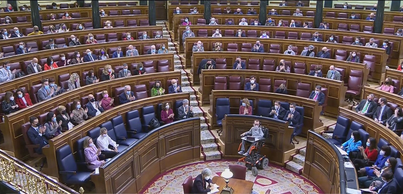 Duras críticas al Gobierno por la Ley de Seguridad, la sentencia del castellano en Cataluña y la mala situación económica