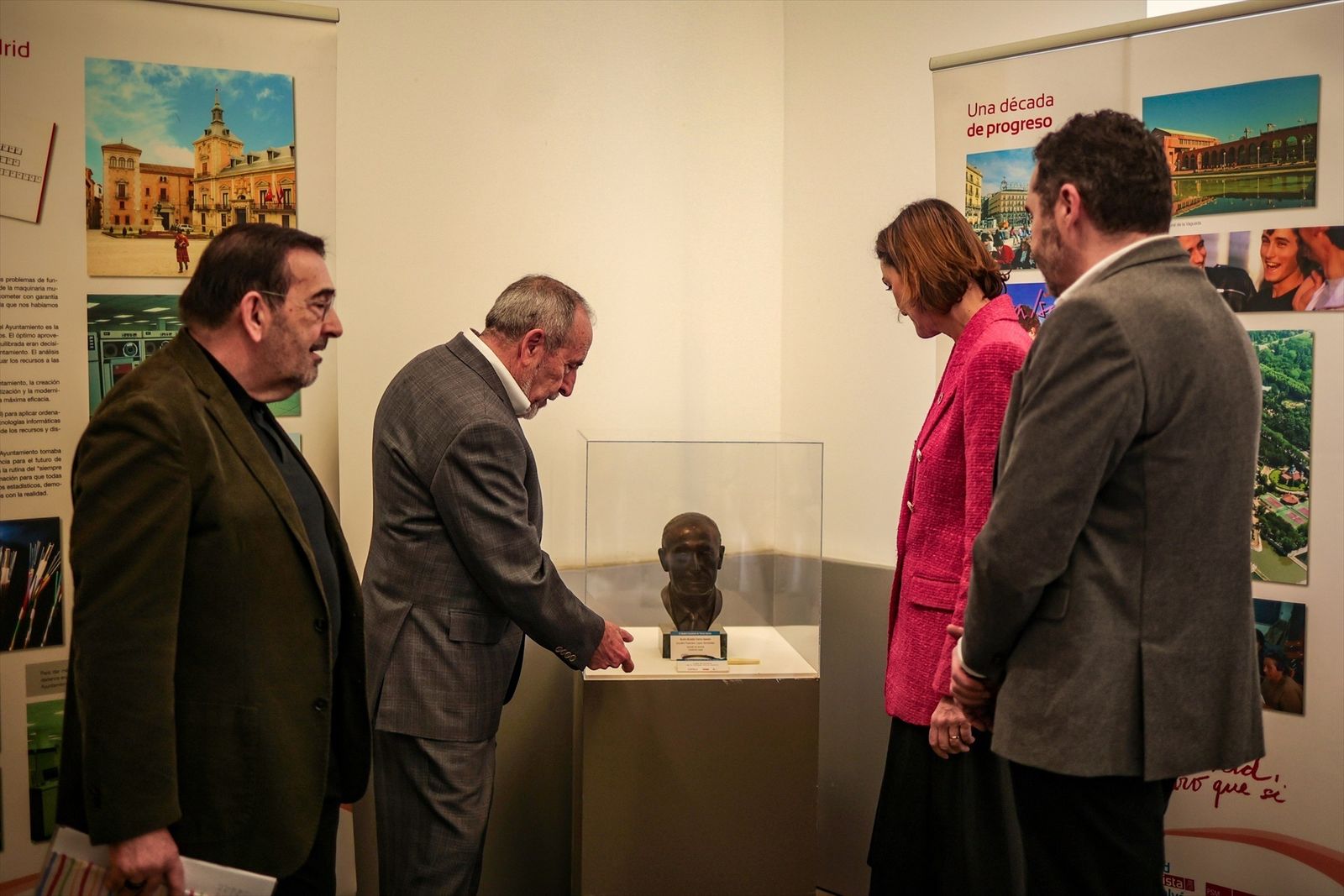 Presentación de la exposición dedicada a Tierno Galván en Conde Duque