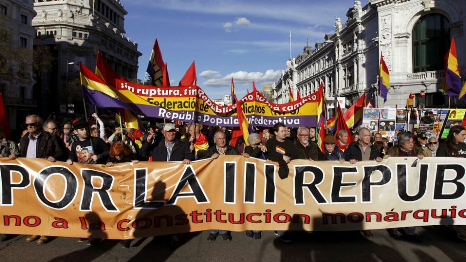 Alberto Garzón reivindica la "construcción" de la tercera República