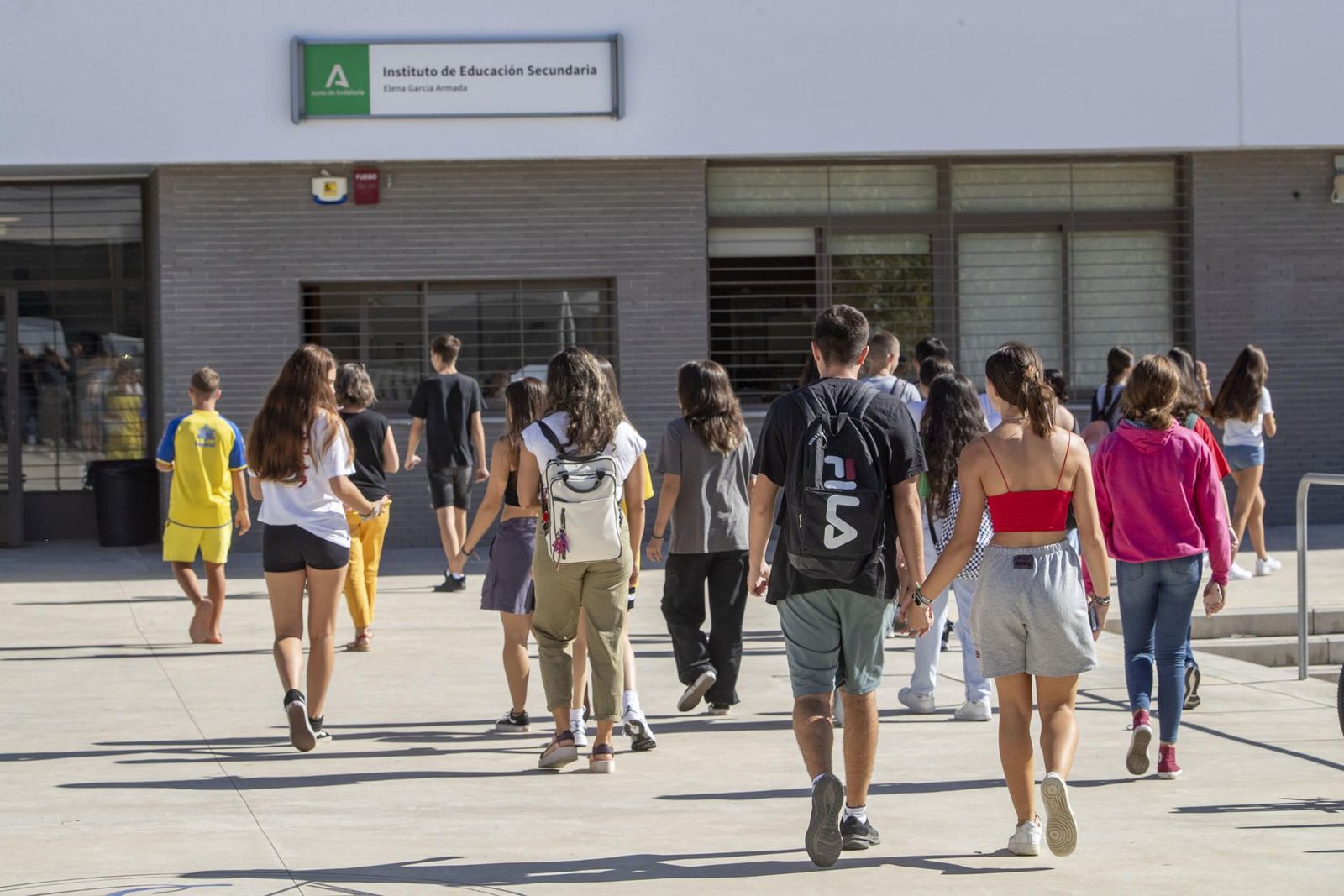 Vuelven a clase los alumnos del instituto de Jerez tras una noche de "pesadillas y miedo"