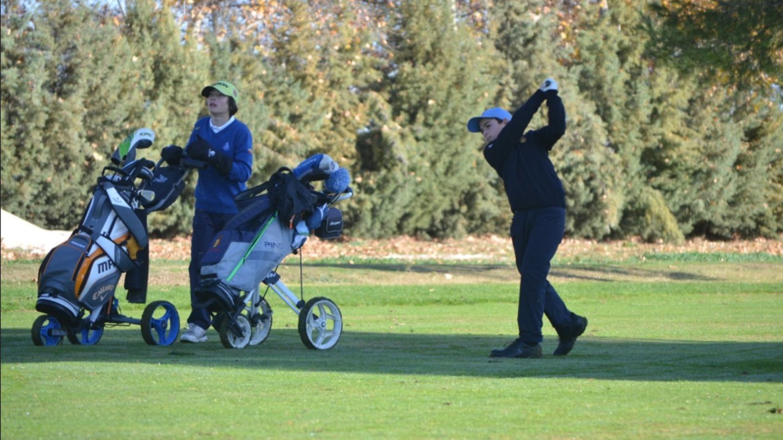 Jugador de golf alevín