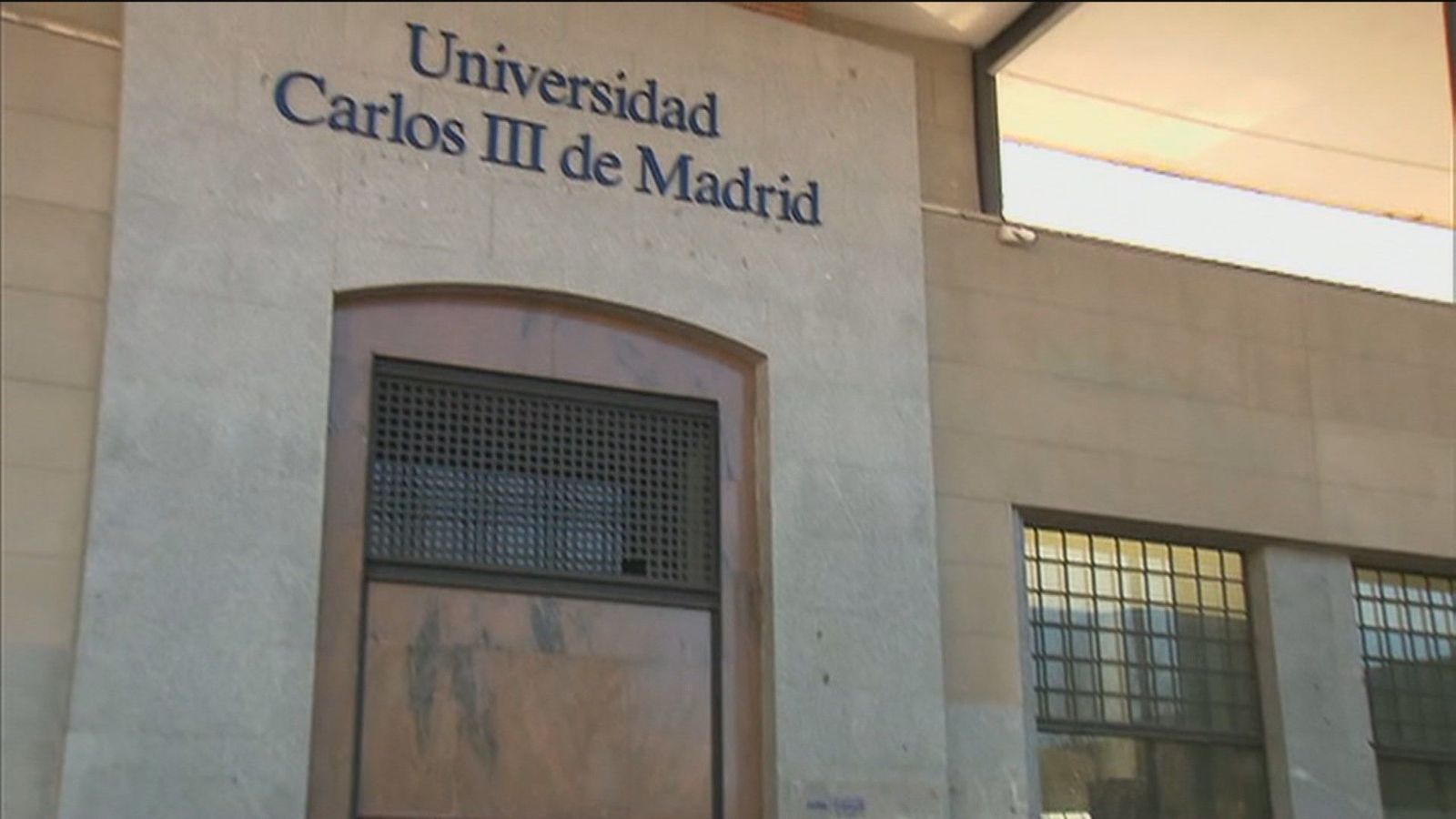 Vuelven a clase tras la explosión de la calle Toledo los alumnos de La Salle La Paloma