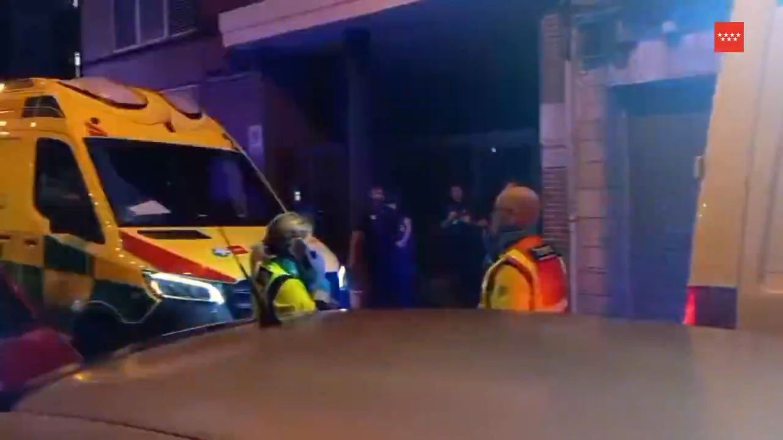 Hombre cae desde ventana