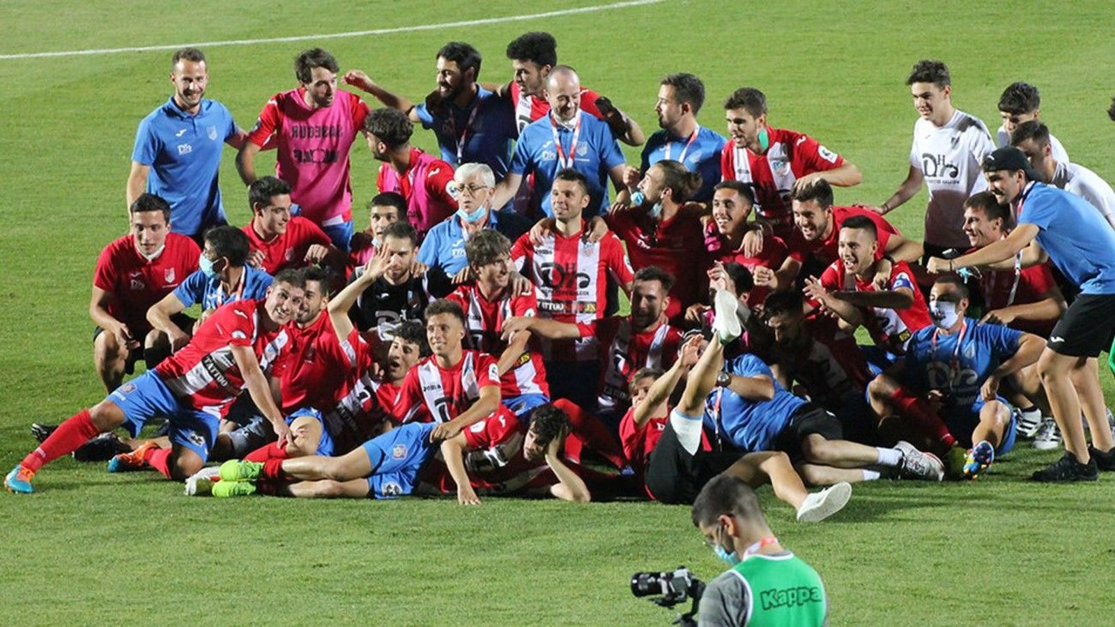 El 'Naval' culmina el sueño y retorna un año después a Segunda B