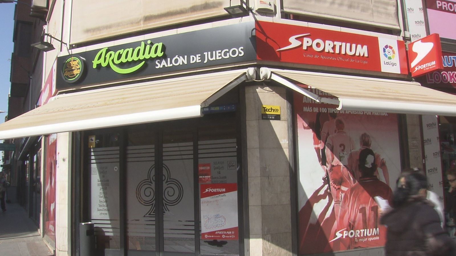 Madrid establece en 100 metros la distancia mínima entre salones de juego y colegios