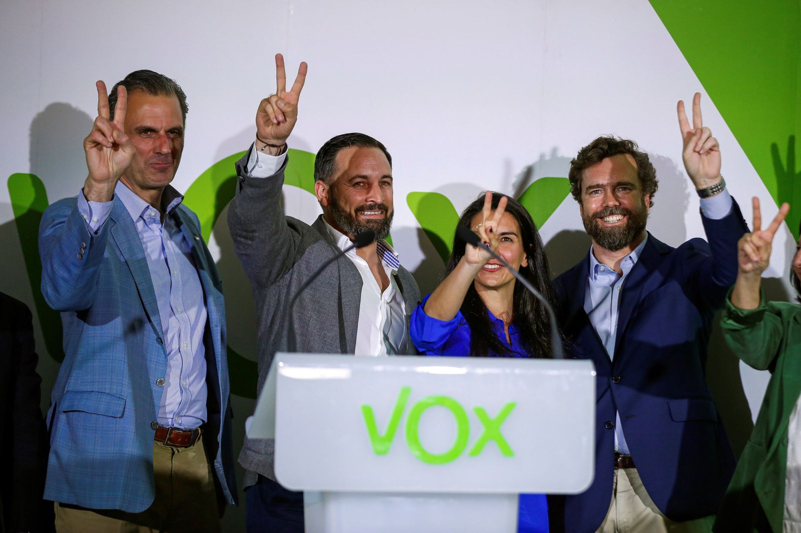 Vox advierte que no aceptará "cordones sanitarios" ni "insultos" en las negociaciones