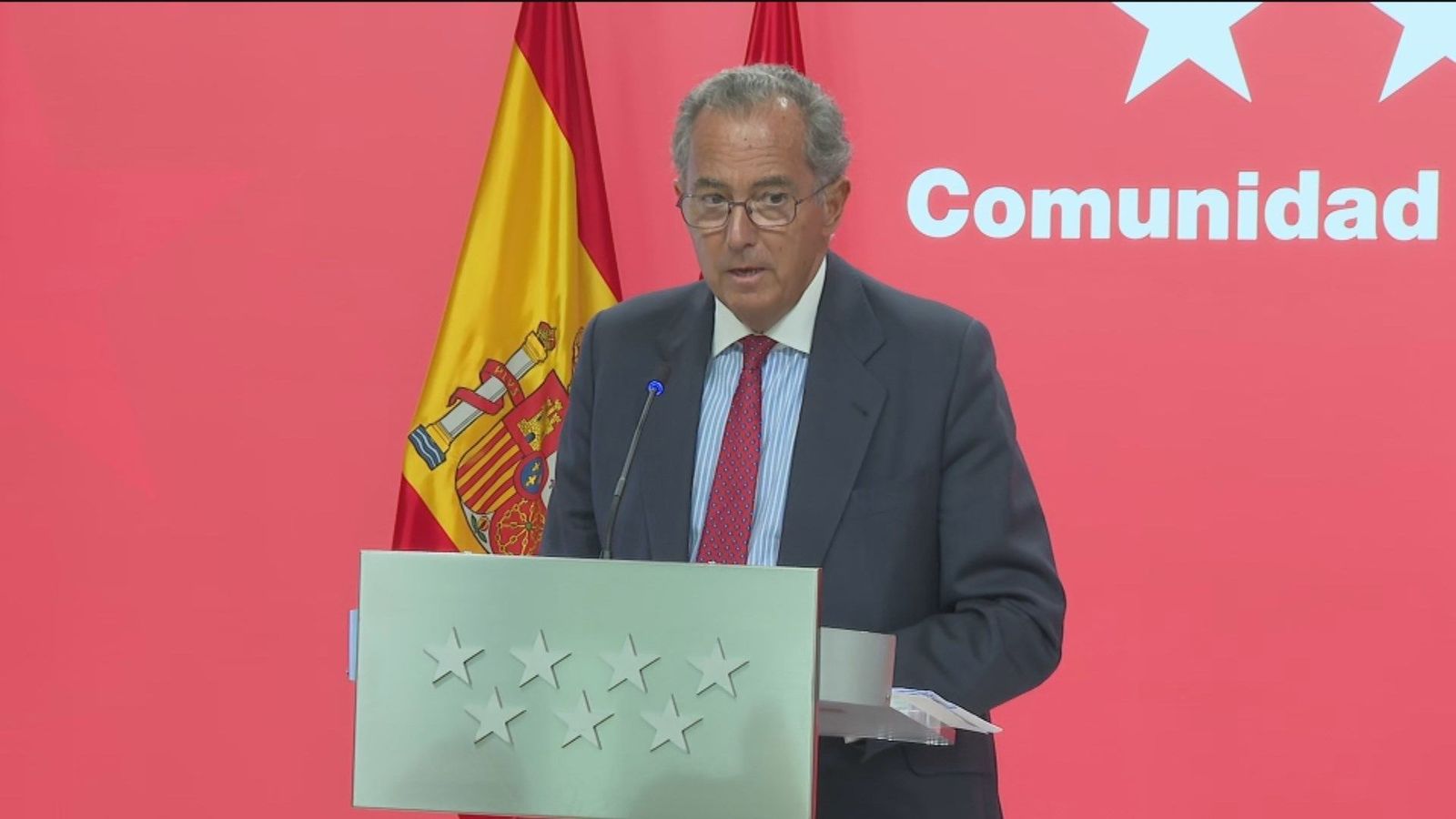 Madrid defiende su sistema de becas