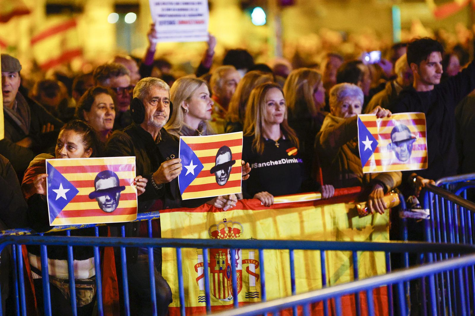 Protesta en la calle Ferraz