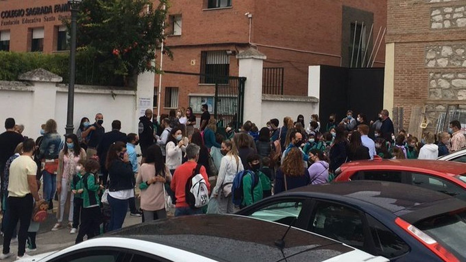 Entrada a un colegio en Madrid