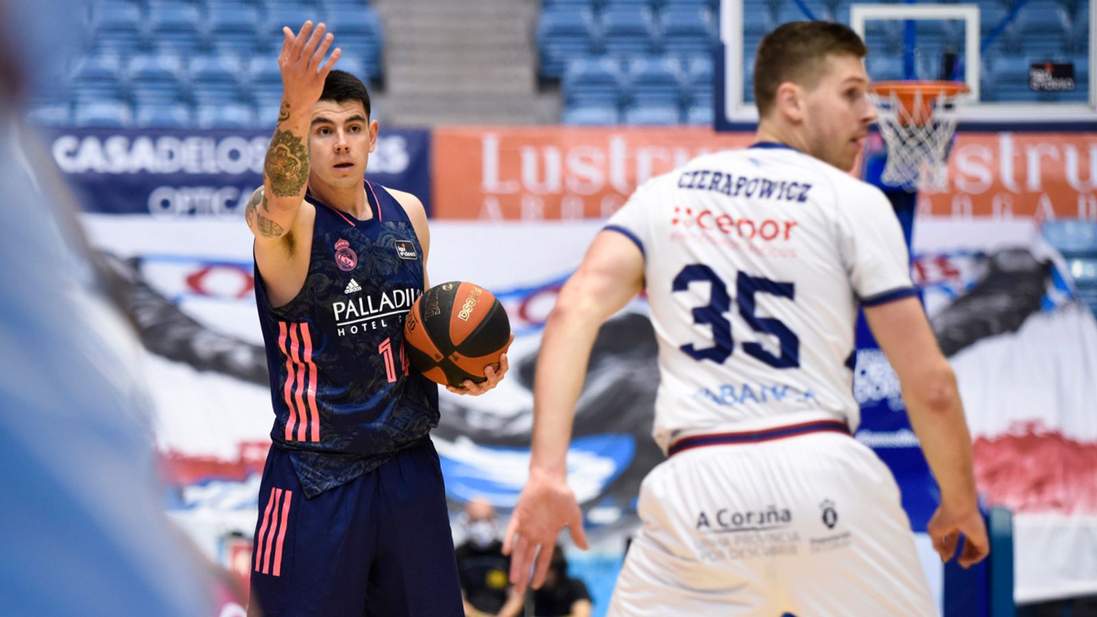 Deck ante el Obradoiro