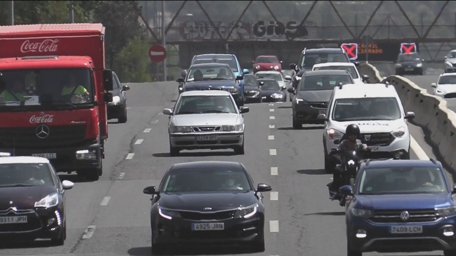 Tarde tranquila tras una mañana ajetreada en el primer día de operación salida del puente de agosto