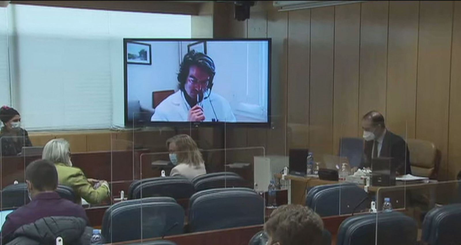 Carlos Mur reconoce que hubo protocolos en Madrid para no derivar a ancianos de las residencias a los hospitales